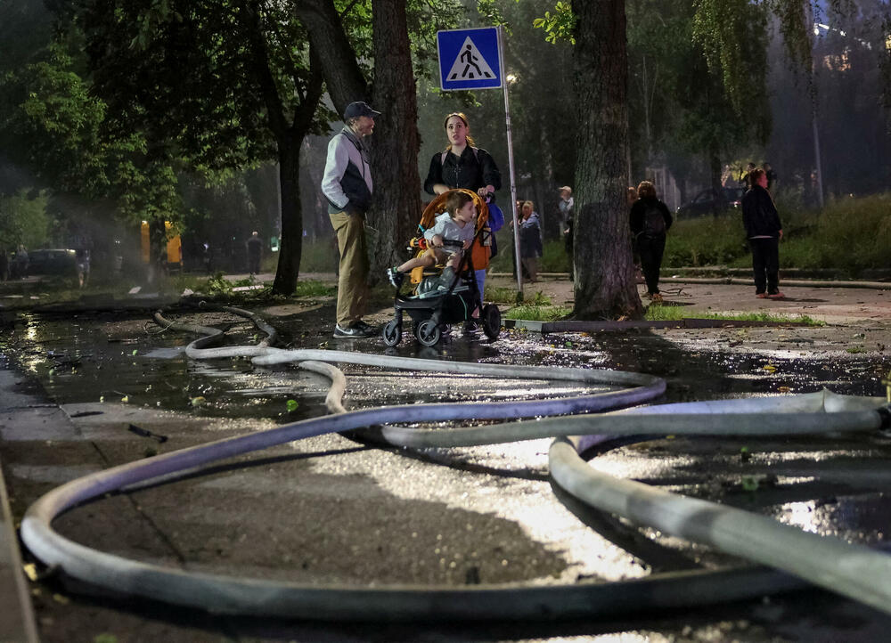 <p>Niz snažnih eksplozija odjekivao je gradom tokom napada u kojem je upotrijebljena 41 raketa različitih tipova i u kojem su razorene zgrade u nekoliko gradskih četvrti</p>