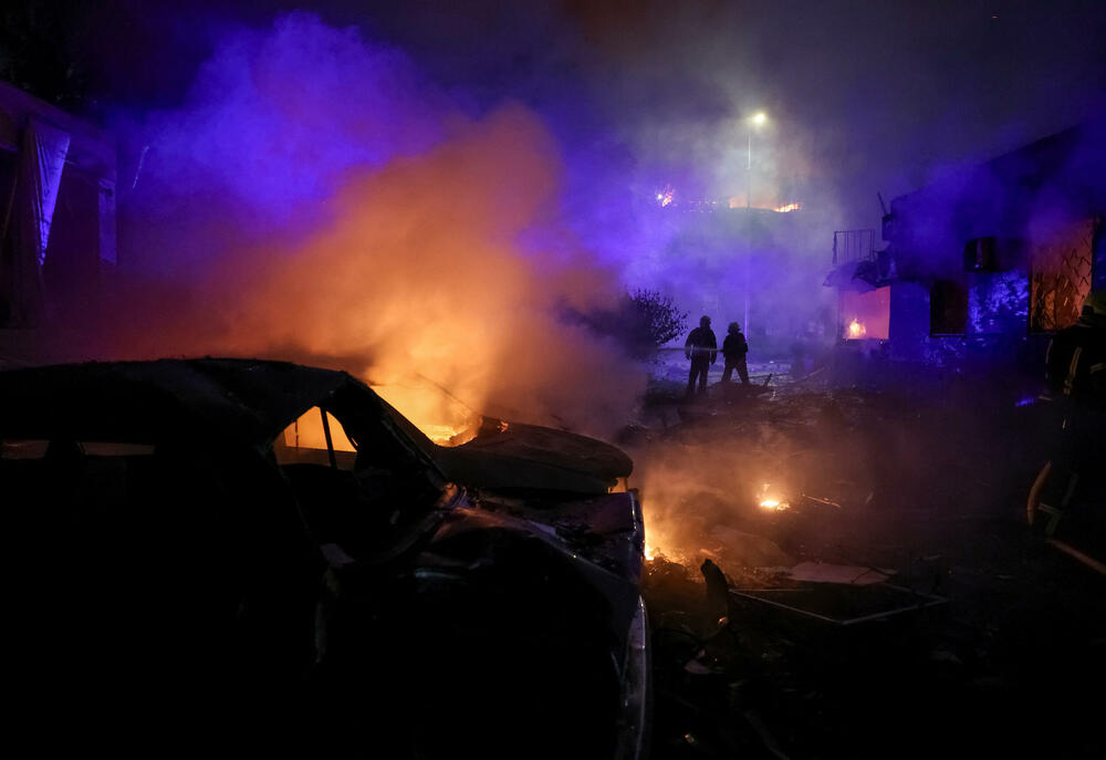 <p>Niz snažnih eksplozija odjekivao je gradom tokom napada u kojem je upotrijebljena 41 raketa različitih tipova i u kojem su razorene zgrade u nekoliko gradskih četvrti</p>