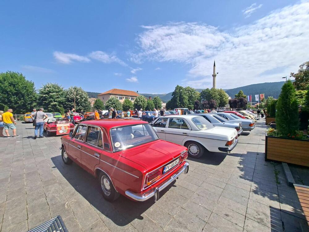 Oldtajmer skup u Pljevljima: "Opel" najstariji, "Mercedes"...