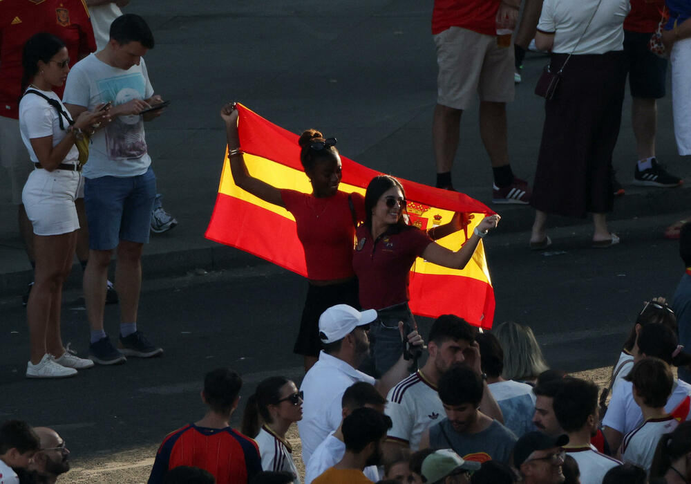 <p>"Ulice su i prije dolaska heroja bile pune. Na njima nema ni jednog slobodnog centimetara. Madrid je odmah bio spreman da pruži pravi doček", napisala je "Marka"</p>