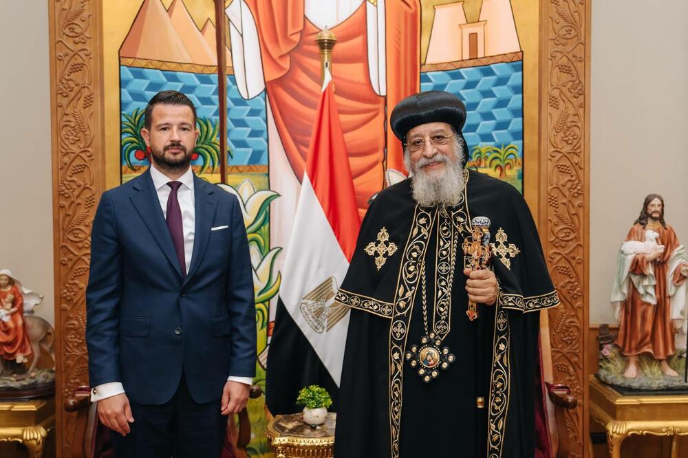 <p>Milatović se u Kairu sastao sa El Tajebom, kao i sa Tavadrosom II, poglavarom Koptske pravoslavne crkve i papom Aleksandrije<br /> </p>
