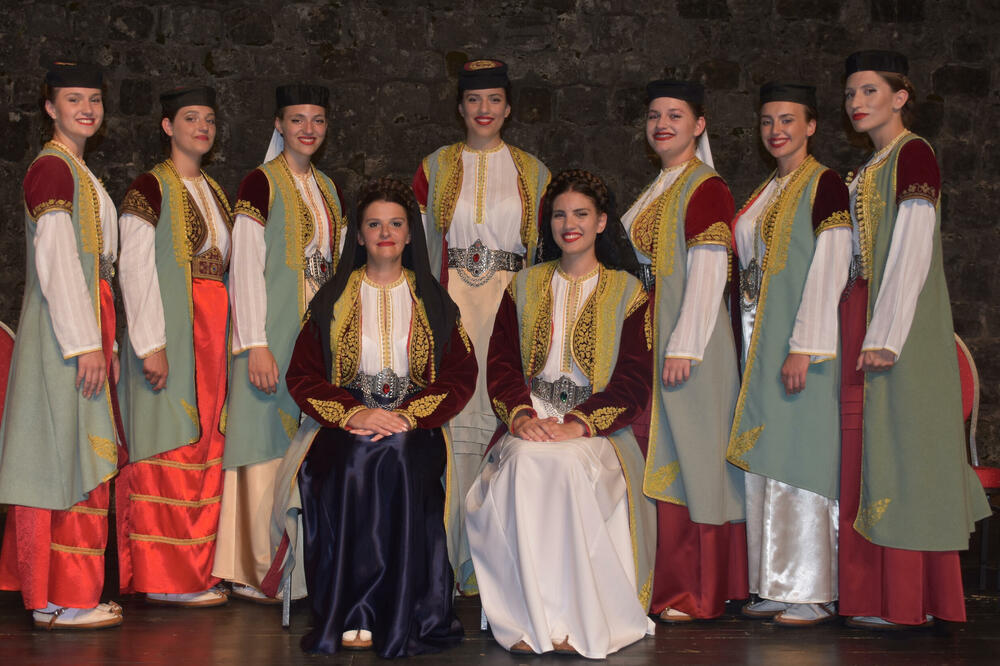 Ansambl "Đude", Foto: WBA