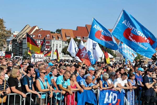 Argumenti za zabranu antidemokratskih partija