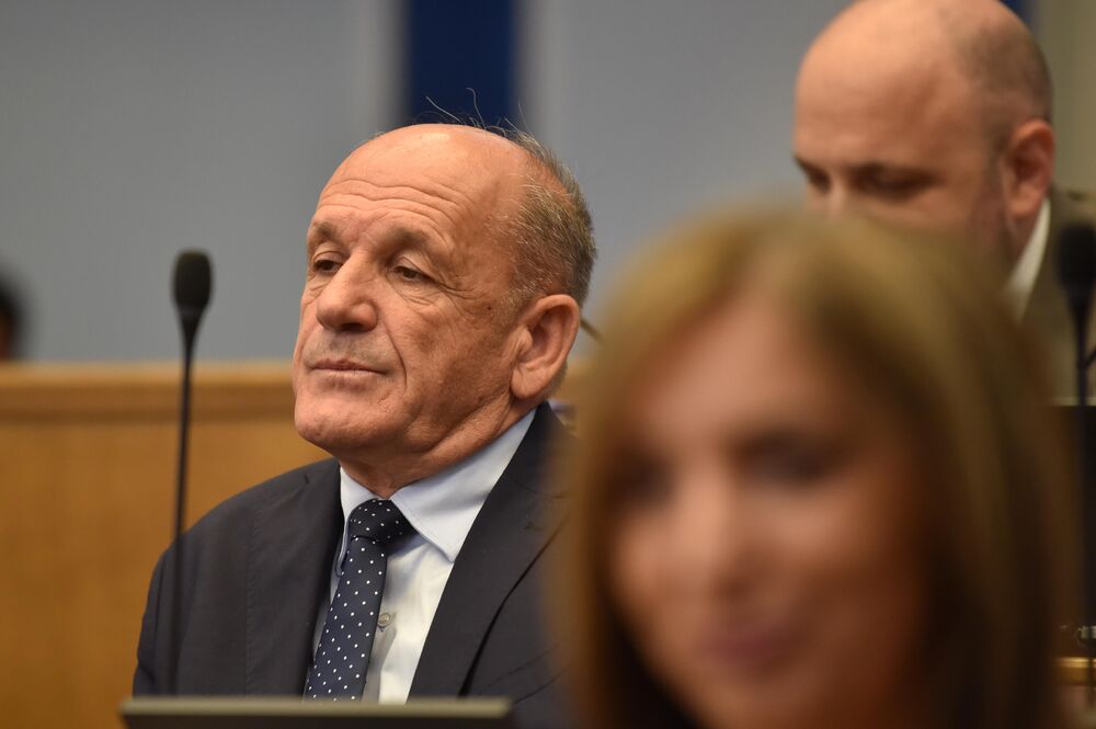 <p>Premijer Milojko Spajić odgovarao je na pitanja poslanika, na posebnoj sjednici Skupštine posvećenoj Premijerskom satu</p>