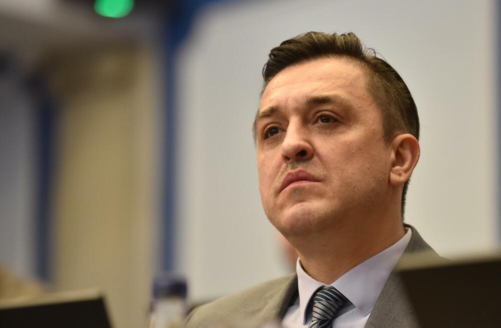<p>Premijer Milojko Spajić odgovarao je na pitanja poslanika, na posebnoj sjednici Skupštine posvećenoj Premijerskom satu</p>