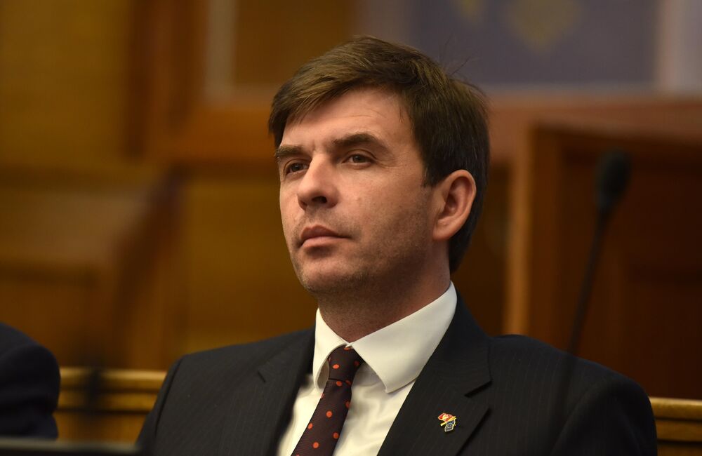 <p>Premijer Milojko Spajić odgovarao je na pitanja poslanika, na posebnoj sjednici Skupštine posvećenoj Premijerskom satu</p>