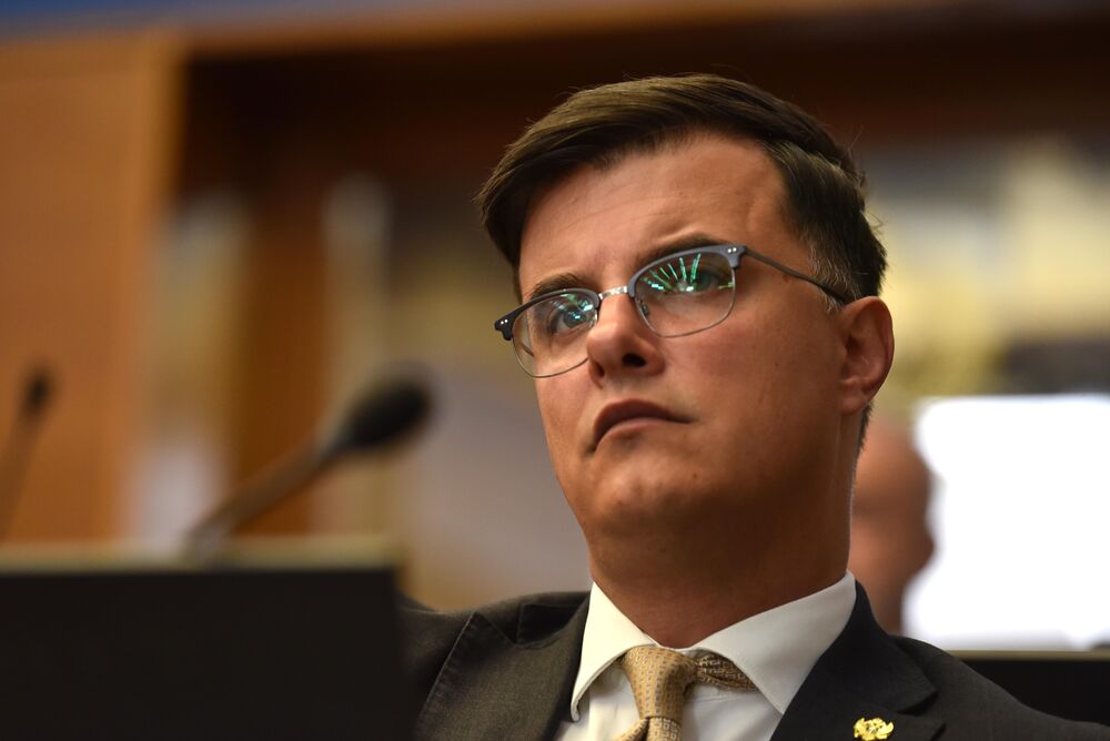 <p>Premijer Milojko Spajić odgovarao je na pitanja poslanika, na posebnoj sjednici Skupštine posvećenoj Premijerskom satu</p>