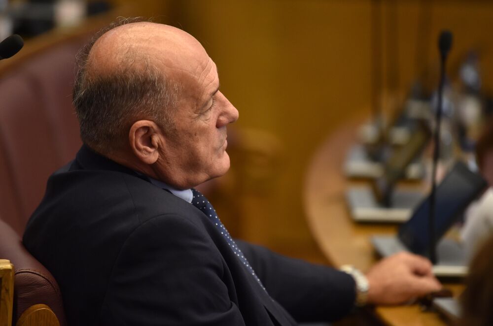 <p>Premijer Milojko Spajić odgovarao je na pitanja poslanika, na posebnoj sjednici Skupštine posvećenoj Premijerskom satu</p>