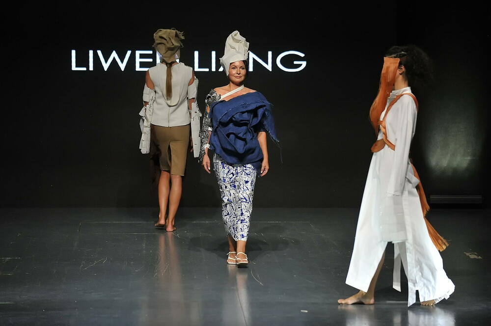 <p>Drugog dana festivala, koji će biti održan večeras, biće predstavljena revija italijanskog dizajnera visoke mode Antonija Grimaldija, čije kreacije nose brojne princeze, javne ličnosti i žene širom svijeta</p>