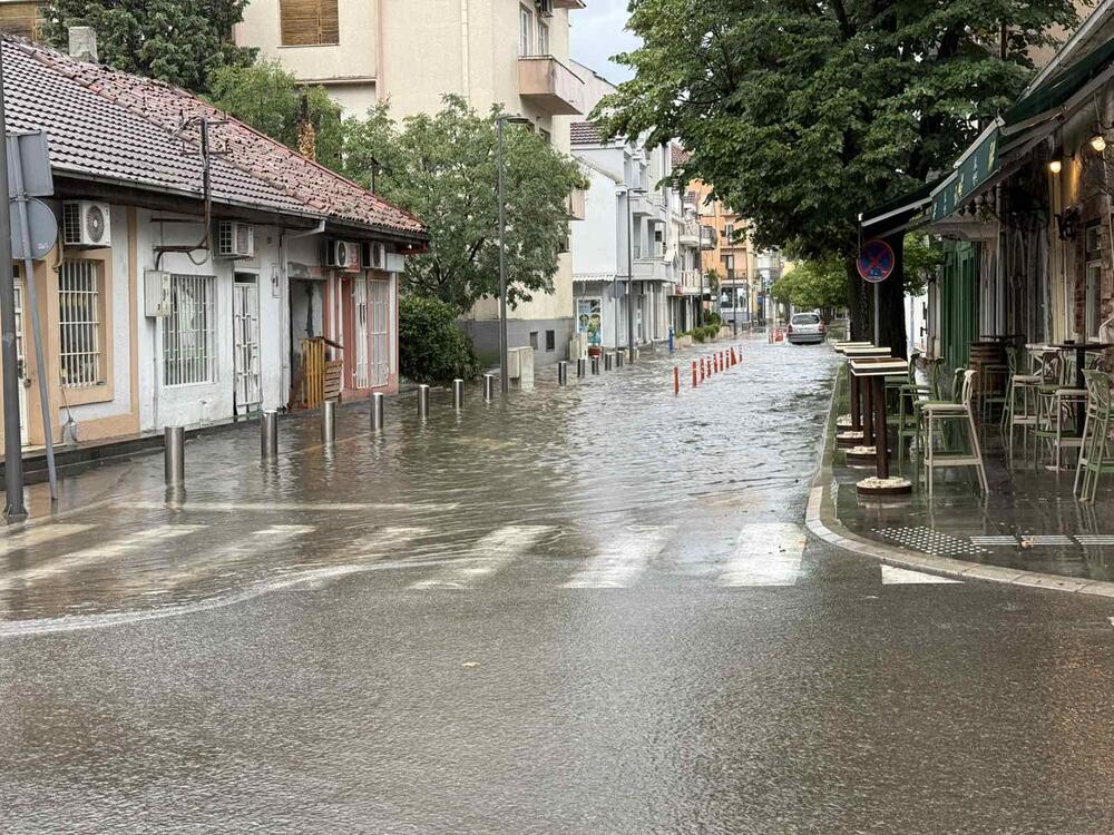 <p>Obilne padavine u jutarnjim satima u glavnom gradu</p>