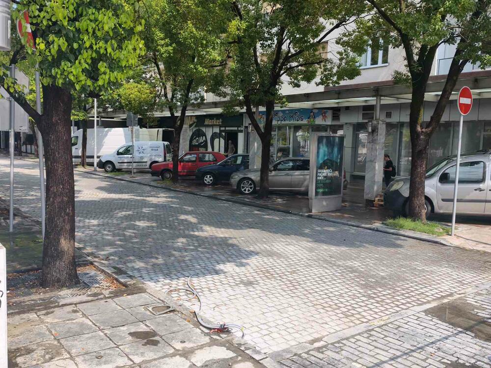 Saobraćajna nekultura u centru Podgorice; Stanari: Samo su nam...