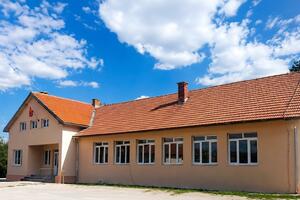 Raspisan tender za rekonstrukciju krovova na školskim objektima u...