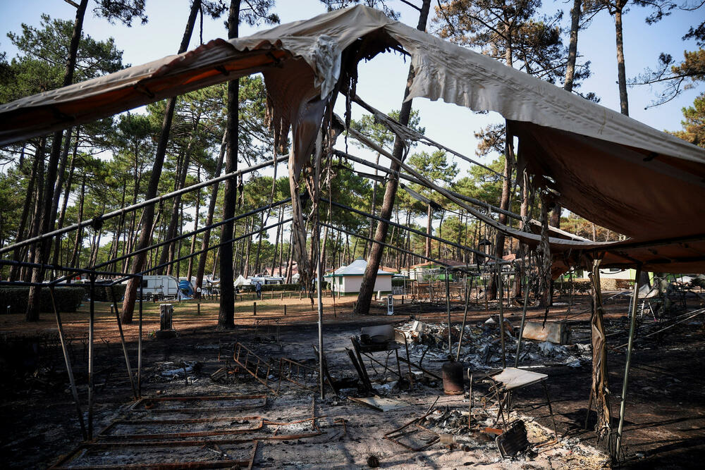 <p>Vlasti su evakuisale oko 220.000 ljudi, među kojima su turisti i lokalno stanovništvo</p>