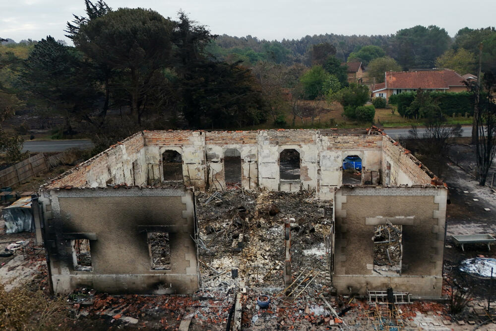 <p>Vlasti su evakuisale oko 220.000 ljudi, među kojima su turisti i lokalno stanovništvo</p>