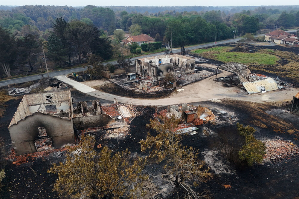 <p>Vlasti su evakuisale oko 220.000 ljudi, među kojima su turisti i lokalno stanovništvo</p>