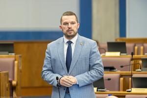 Mikić predao amandman da spaljivanje guma i opasnog otpada bude...