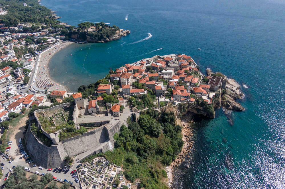 Spajić objasnio da Lacmanović nije imenovana za načelnicu, već da je riječ o privremenom ovlašćenju: Ulcinj (ilustracija), Foto: Shutterstock