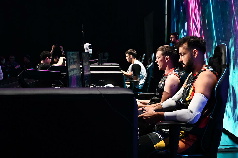 <p>Crnogorski predstavnici kontrolisali su meč od početka do kraja i pobjedom 36:31 upisali drugi trijumf na Games of the Future u Astani</p>