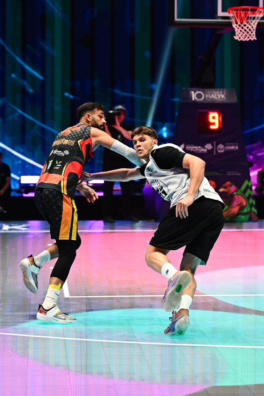 <p>Crnogorski predstavnici kontrolisali su meč od početka do kraja i pobjedom 36:31 upisali drugi trijumf na Games of the Future u Astani</p>