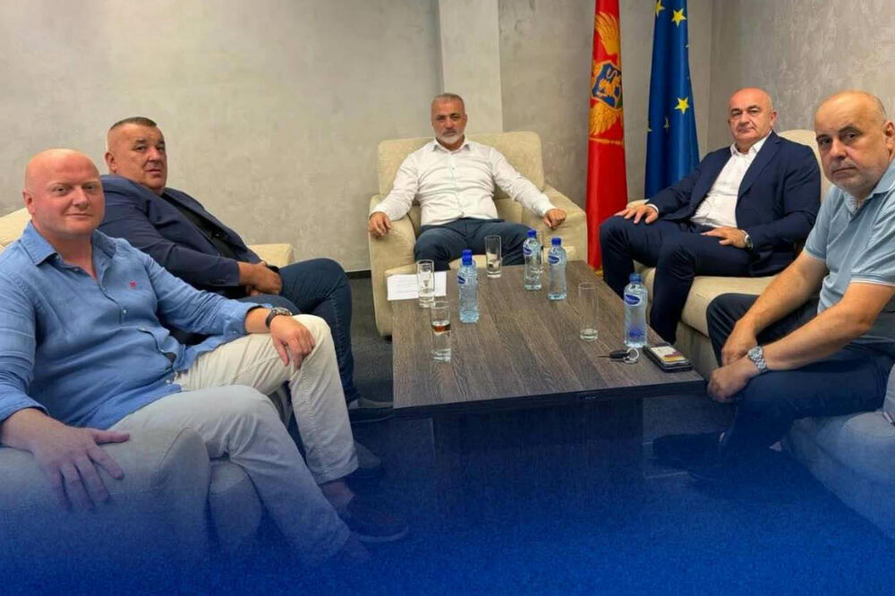 Partijsko društvo skupilo se u Vladi: Joković s kolegama kod Jojića