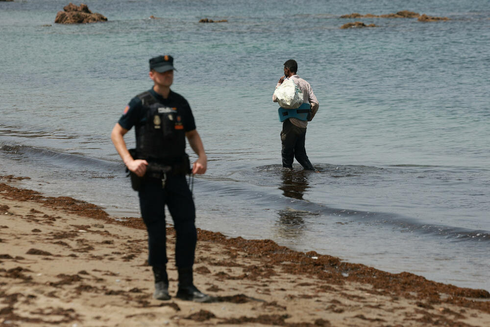 <p>Špansko Ministarstvo unutrašnjih poslova saopštilo je da su dvije osobe lakše povrijeđene u napadima nožem u dva odvojena incidenta i da je policija uhapsila jednog napadača</p>