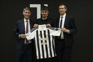 Juventus predstavio Alajbegovića