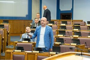 Govor mržnje bez sankcija: Nijedan poslanik Skupštine Crne Gore za...