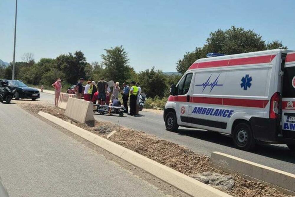 Jedna od brojnih saobraćajnih nesreća kod nepostojećeg skretanja sa bulevara za Lovanju, Foto: Služba zaštite i spašavanja Tivat