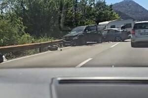 Kilometarske kolone zbog udesa na putu Podgorica - Virpazar, nema...