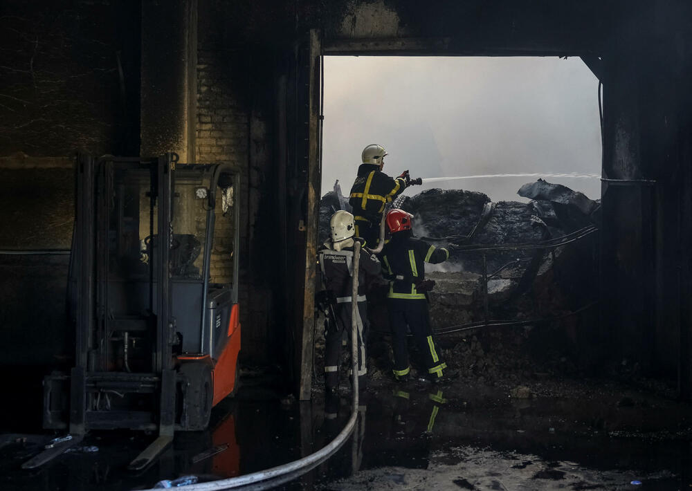 Vyatrogasci na mjesdtu ruskog raketnog napada na Kijev