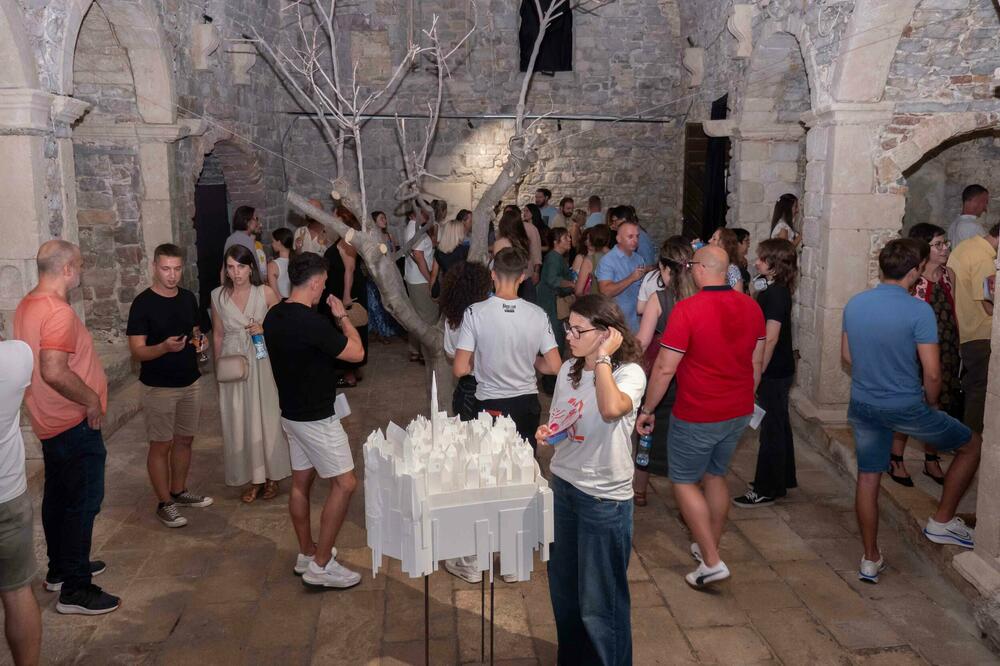 Sa izložbe, Foto: Grad teatar Budva