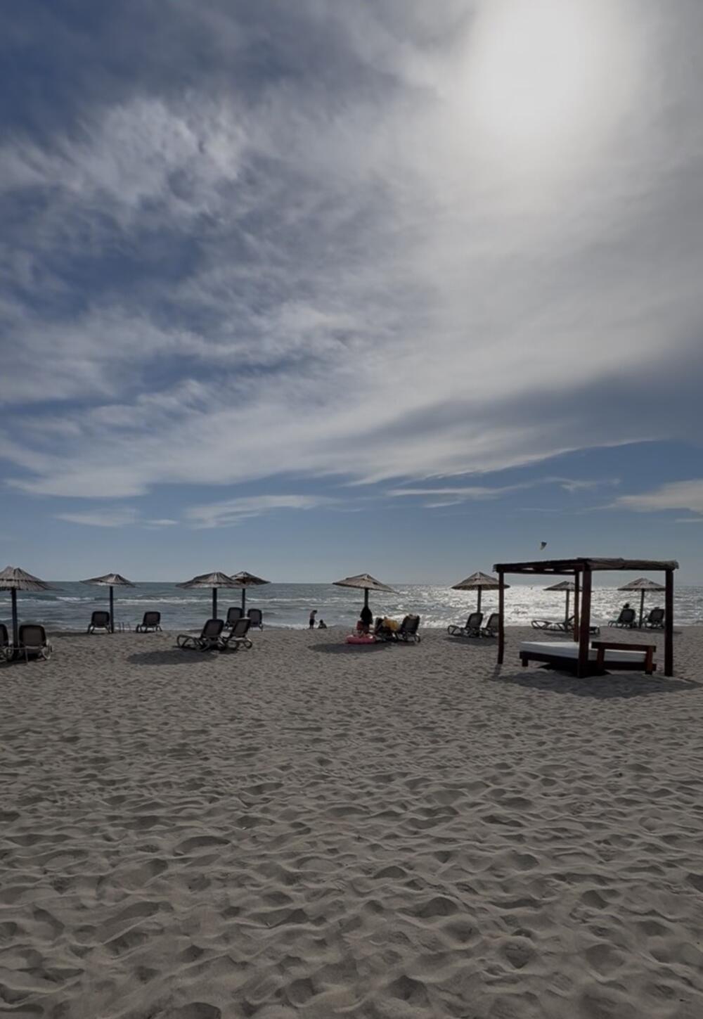 <p>Ova sezona kada su u pitanju prihodi u odnosu na prošlu bolja već za oko 23 odsto, a do kraja očekuje se i više. U odnosu na prošlu godinu u naselju obogaćena turistička ponuda</p>