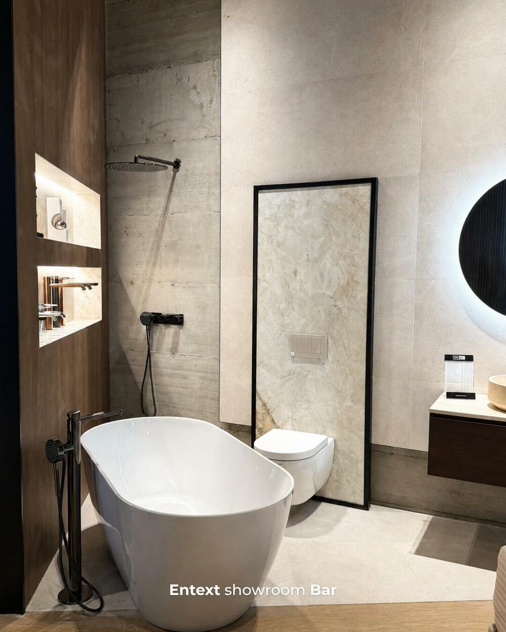 <p>Kompanija ENTEXT, koja već 35 godina gradi kvalitet, povjerenje i kontinuitet, otvorila je novi showroom u Baru. Na više od 1.000 m&sup2; posjetioce očekuju uređeni ambijenti, pažljivo odabrani brendovi i kompletna ponuda za dom, apartman, hotel ili poslovni prostor - od keramike, kupatila i podova do namještaja, rasvjete, dekoracije i wellness programa. Ono što ENTEXT izdvaja jeste standard koji traje: stručna podrška, pouzdanost i partnerstvo kroz cijeli proces, kako bi kupac lakše došao od ideje do kvalitetnog i funkcionalnog prostora. Povodom otvaranja, do 8. avgusta važi 15% popusta na kompletan asortiman.</p>