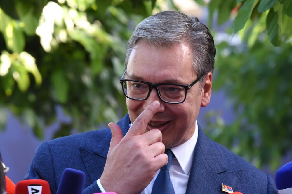 Pere svoje loše poteze čime stigne: Vučić, Foto: BORIS PEJOVIC