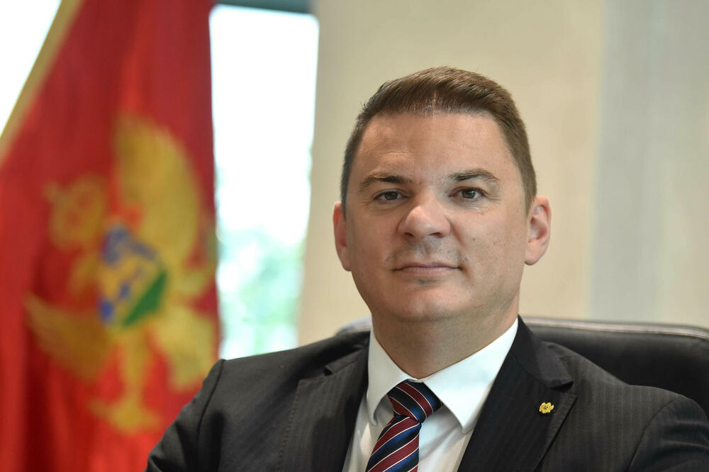 Korisnici moraju obezbiedjti 20 odsto investicije: Admir Šahmanović, Foto: BORIS PEJOVIC