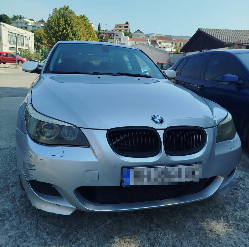 <p>Akcija ulcinjske policije i tužilaštva - Nikola Divljak i Safet Bećiragić uhapšeni su zbog sumnje da su izvršili krivično djelo zelenaštvo i ugrožavanje sigurnosti na štetu sugrađanina H.A. Osim njih dvojice, zbog zelenaštva na štetu iste osobe, krivična prijava podnijeta je protiv Ulcinjanina Gorana Dulovića koji je u pritvoru zbog istog krivičnog djela</p>