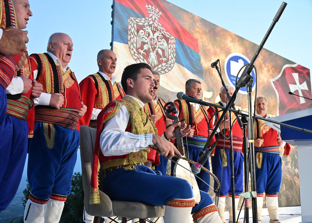 <p>"Niko nema monopol na srpsko nasljeđe i baštinu. Srpski nacionalni i kulturni identitet nije i ne može biti ekskluzivno pravo jedne države, jednog centra ili jedne političke garniture. On pripada svima onima koji su ga čuvali vjekovima &ndash; još od vremena Nemanjića, do vremena Petrovića, Obrenovića i Karađorđevića&rdquo;, kazao je predsjednik Skupštine Crne Gore</p>