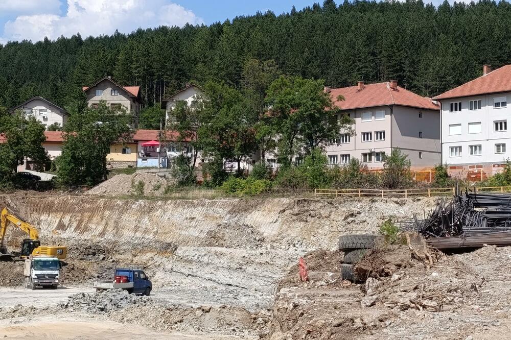 Iskopana velika jama, Foto: Goran Malidžan