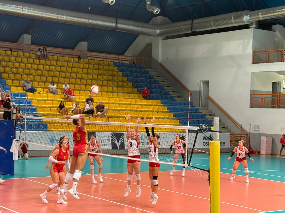 mlada ženska odbojkaška reprezentacija Crne Gore