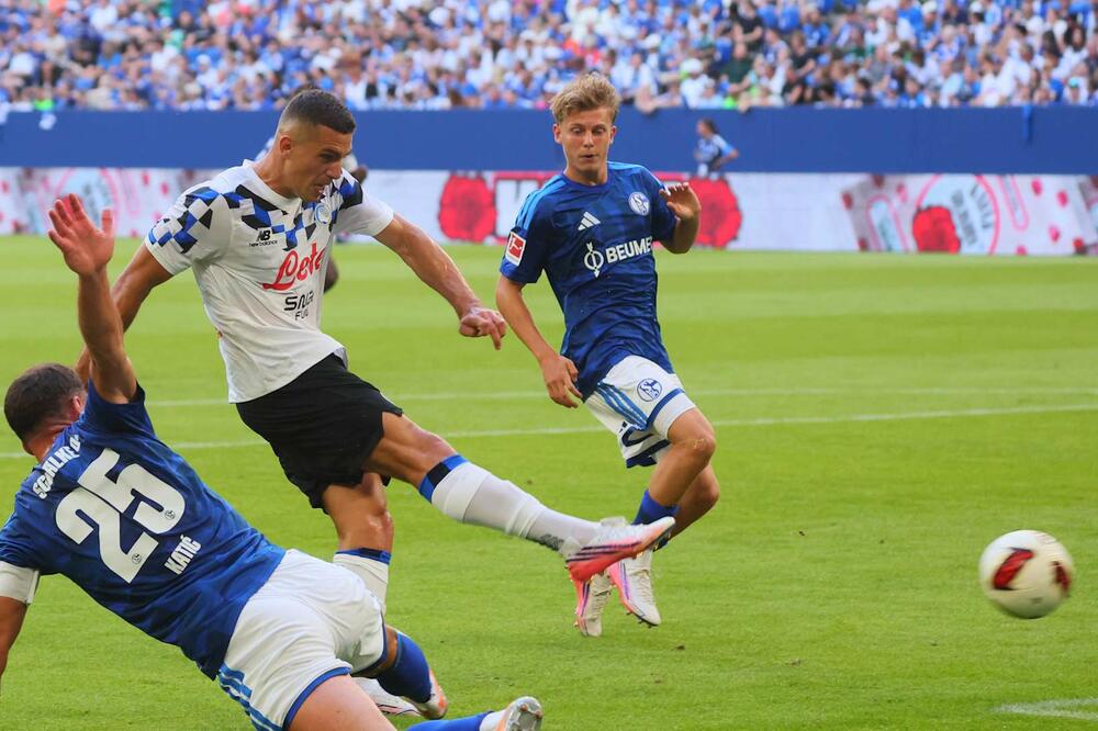 Lažnjak, pa gol: Krstović pogađa protiv Šalkea, Foto: Atalanta BC
