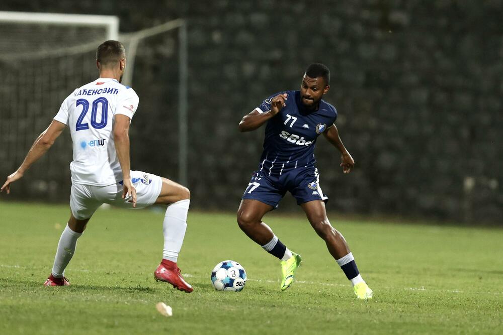 <p>Bokelj SBBet u Kotoru, golom Dejana Perovića, savladao Sutjesku (1:0), koja u novoj sezoni ne zna za pobjedu</p>