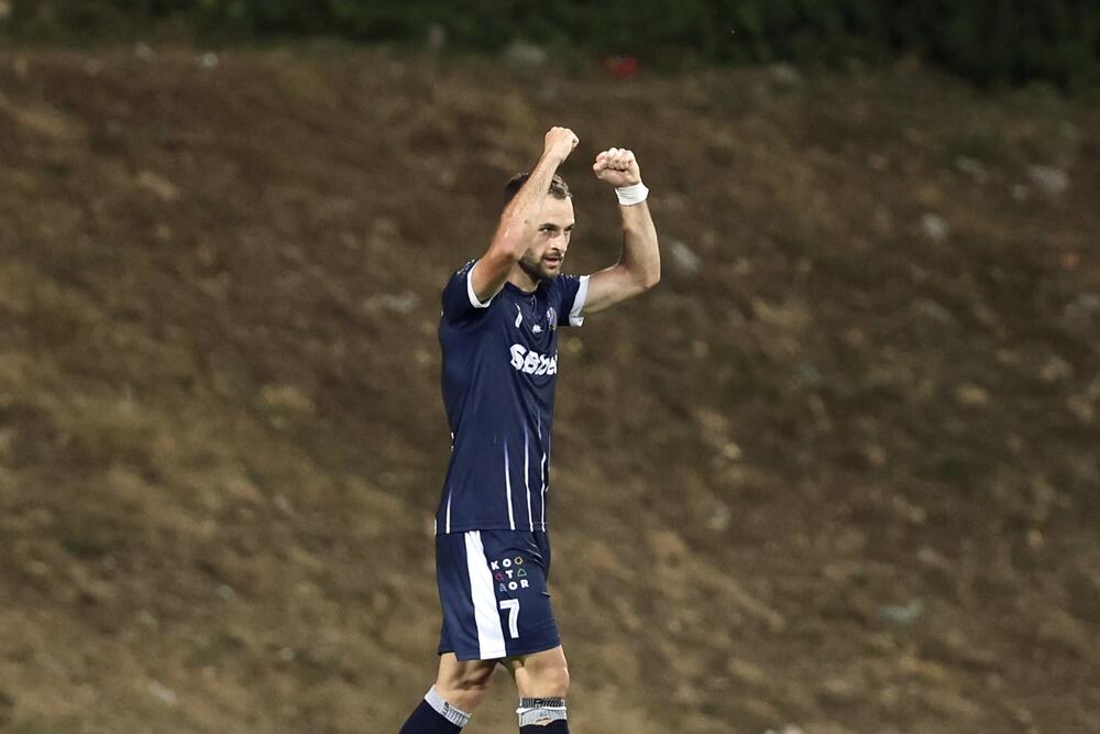 <p>Bokelj SBBet u Kotoru, golom Dejana Perovića, savladao Sutjesku (1:0), koja u novoj sezoni ne zna za pobjedu</p>