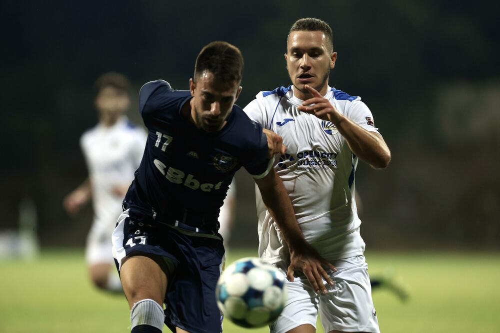 <p>Bokelj SBBet u Kotoru, golom Dejana Perovića, savladao Sutjesku (1:0), koja u novoj sezoni ne zna za pobjedu</p>
