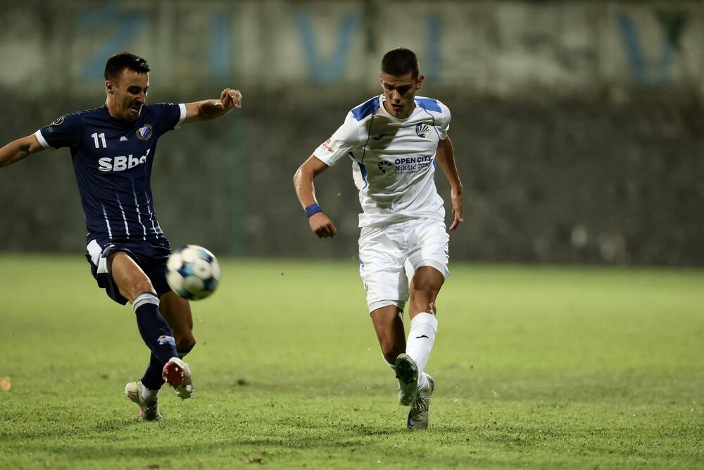<p>Bokelj SBBet u Kotoru, golom Dejana Perovića, savladao Sutjesku (1:0), koja u novoj sezoni ne zna za pobjedu</p>
