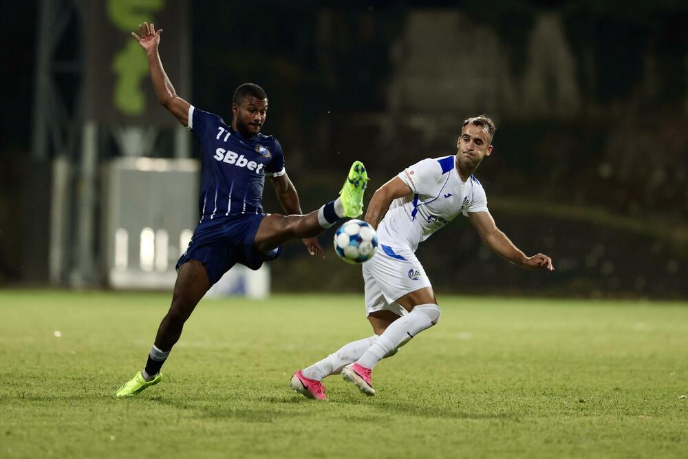 <p>Bokelj SBBet u Kotoru, golom Dejana Perovića, savladao Sutjesku (1:0), koja u novoj sezoni ne zna za pobjedu</p>