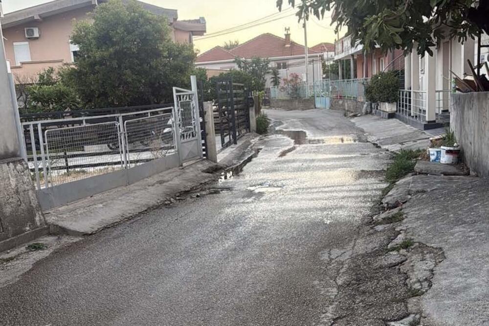 Kanalizacija na ulici, Foto: Marija Pešić