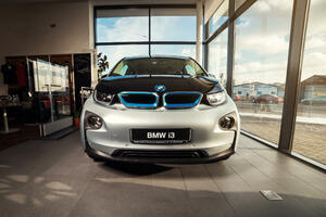 BMW i3 ulazi u proizvodnju: električna &ldquo;trojka&rdquo; obećava do 900...