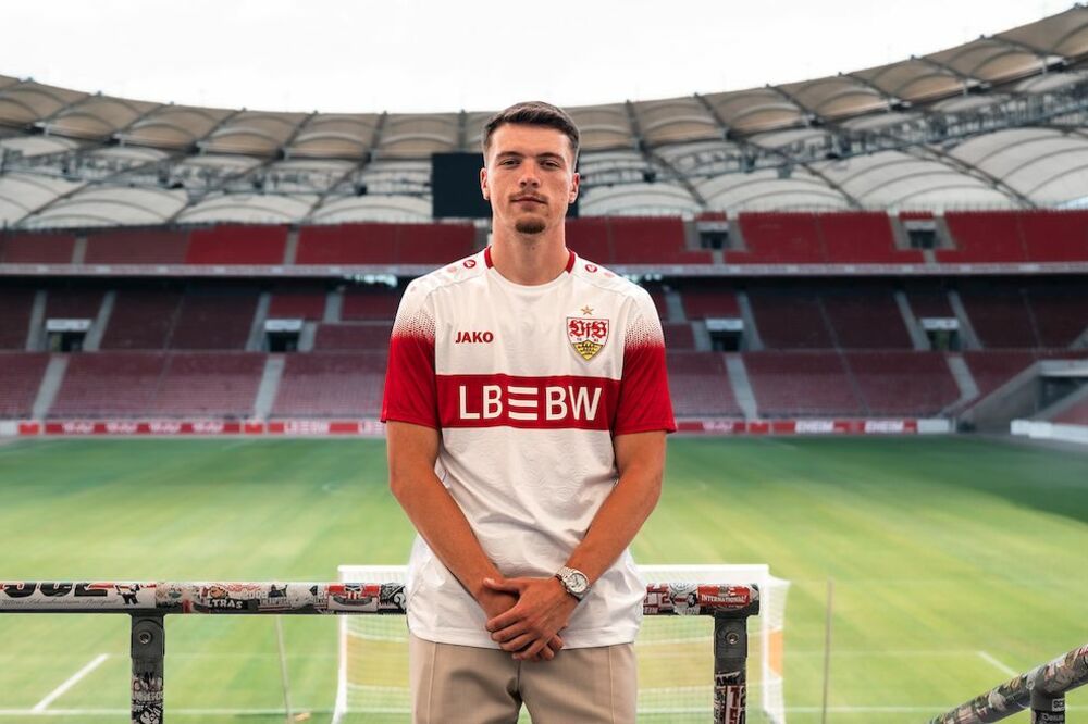 Pejčinović u dresu novog kluba, Foto: VfB Stuttgart