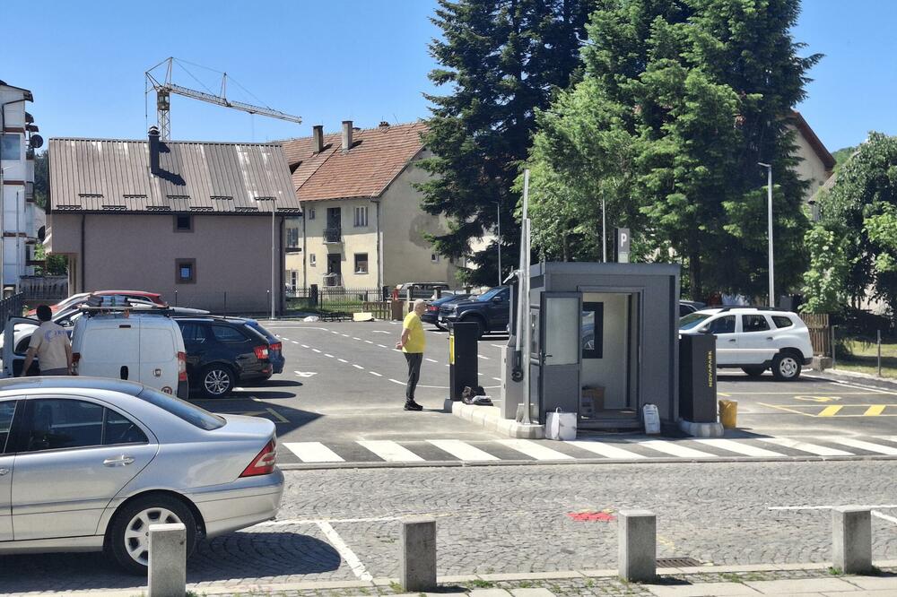 Parking u centru Kolašina, Foto: Dragana Scepanovic