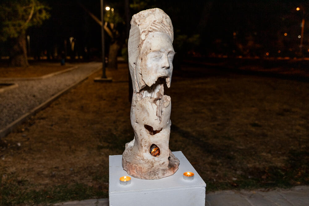 <p>Samostalna izložba Joka Lekića nazvana &ldquo;Lutum Sacrum&rdquo; (Sveto blato), otvorena je u okviru festivala Barski ljetopis na platou nekadašnjeg logora na Topolici</p>